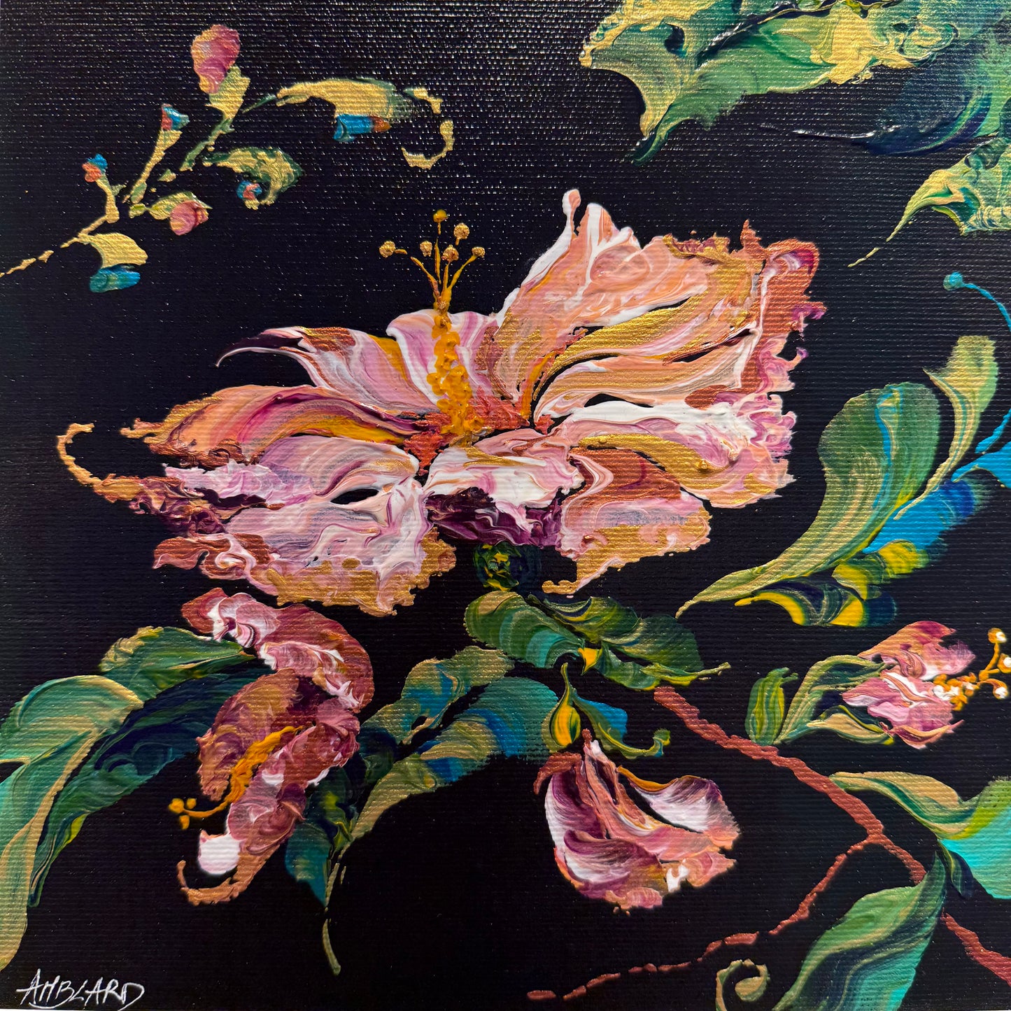 Hibiscus roses dorés